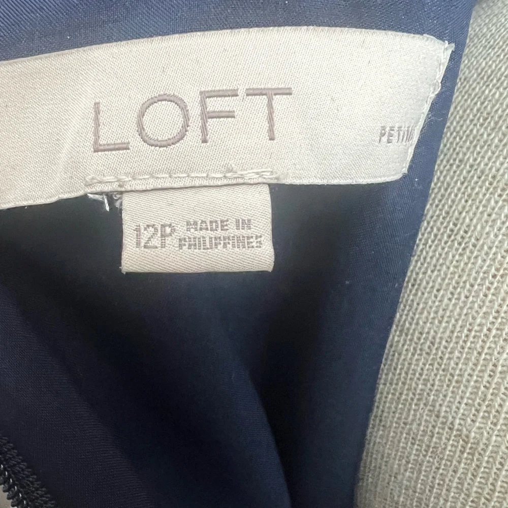 EUC - Loft - navy floral sheath dress - size 12 petite - Picture 6 of 7